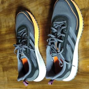 Size 12 Adidas Athletic Trainers